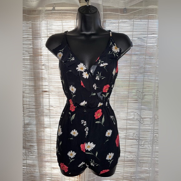 NWOT Ruffle Flora Cami Romper - Picture 2 of 14